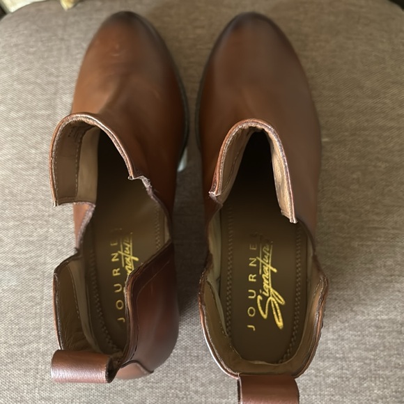 NIB women Sz 8 cognac cut out short low heel booties - Picture 10 of 12